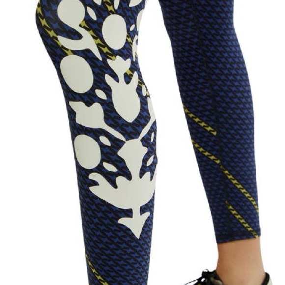 Free People Never Better Graphic Leggings❤️ NWOT size L - Picture 4 of 8